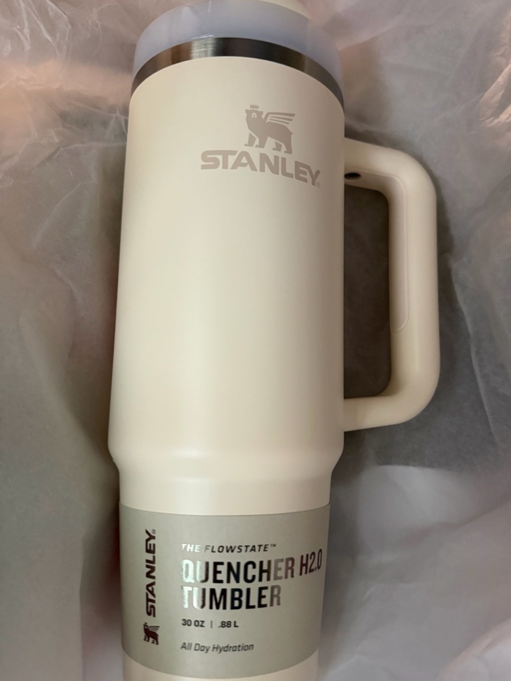 New, without box. Stanley Cream Insulated Quencher Tumbler with Handle